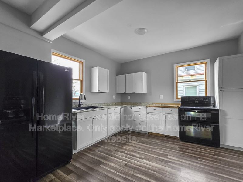 418 Short St - Photo 2 of 17