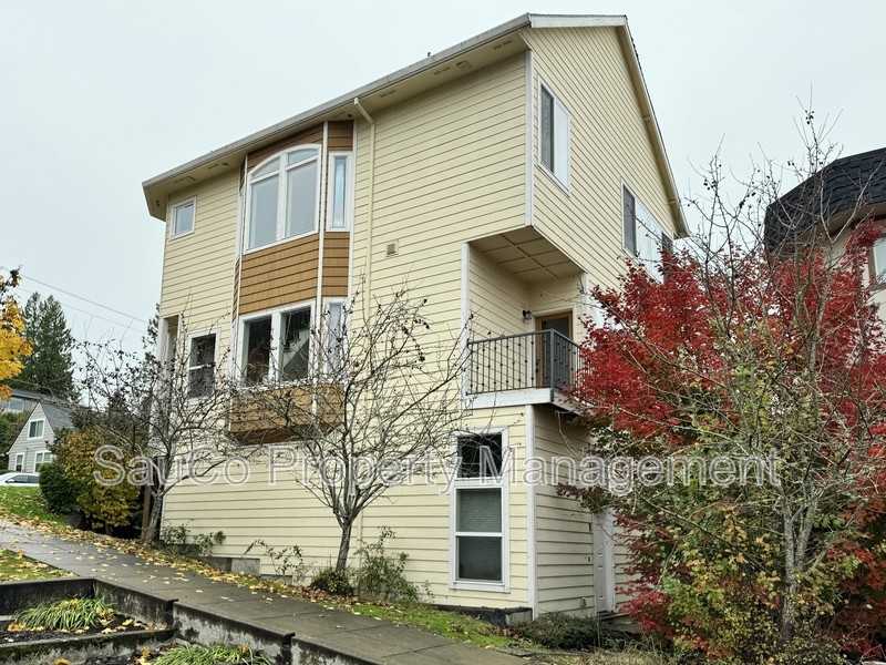 3340 Southwest 12th Avenue