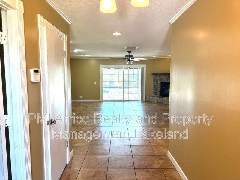 1653 Lagoon Place - Photo 2 of 28