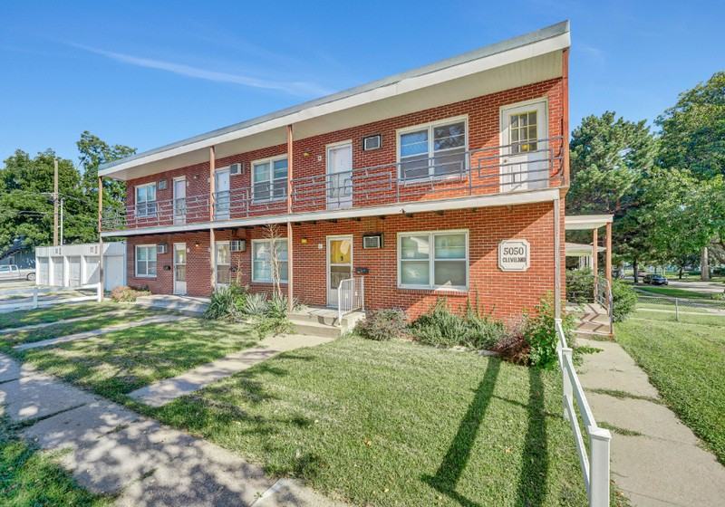 5050 Cleveland Ave #4 - Photo 2 of 12