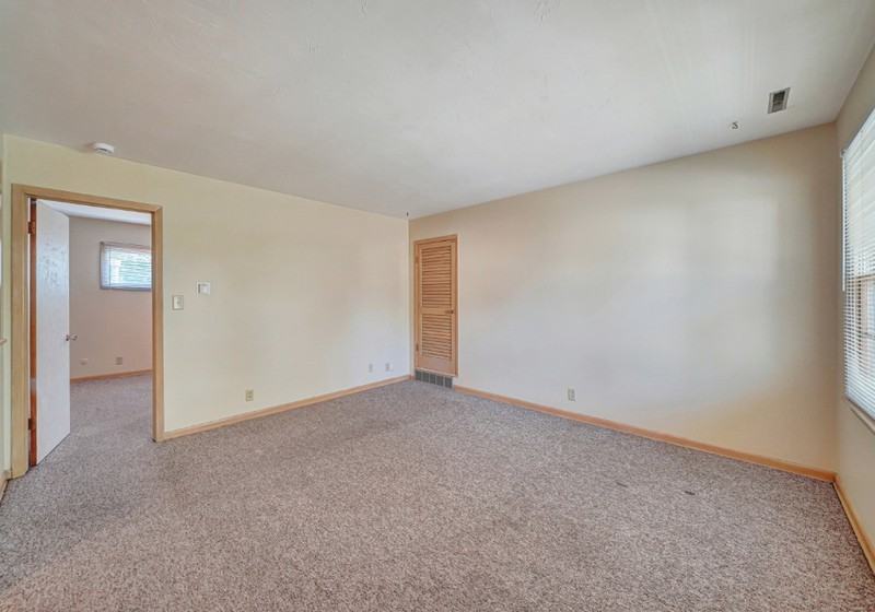 5050 Cleveland Ave #4 - Photo 5 of 12