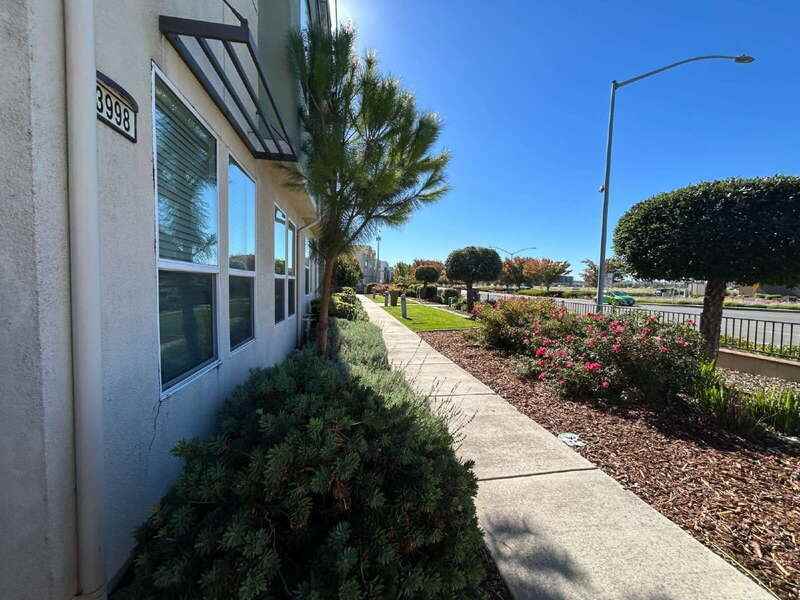 3998 East Commerce Way - Photo 7 of 38