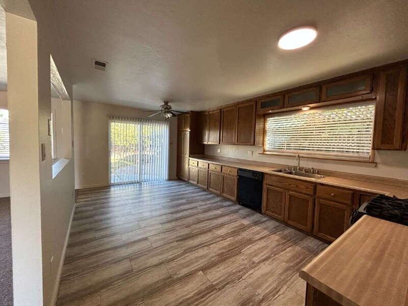 2213 North Cirby Way - Photo 4 of 35