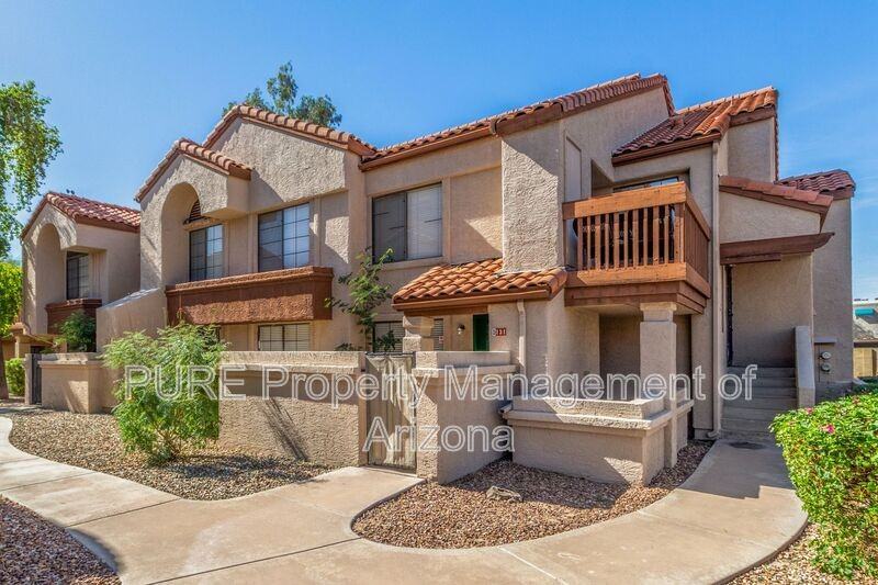 818 South Westwood - Photo 4 of 33