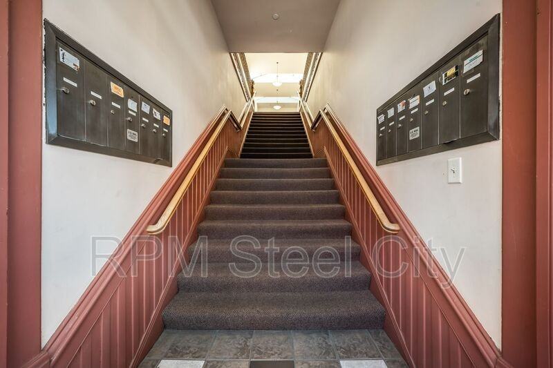 226-228 S Union Ave - Photo 6 of 19