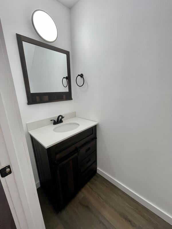 1642 Hillwood Drive #D5 - Photo 4 of 18