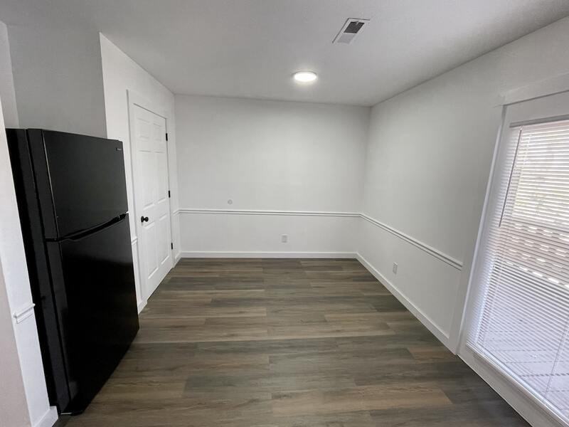 1642 Hillwood Drive #D5 - Photo 6 of 18