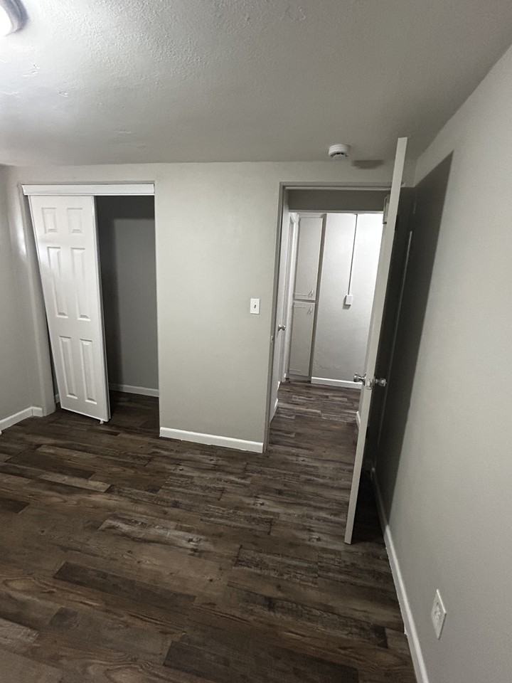 2611 West Wardcliffe Drive #B - Photo 4 of 13