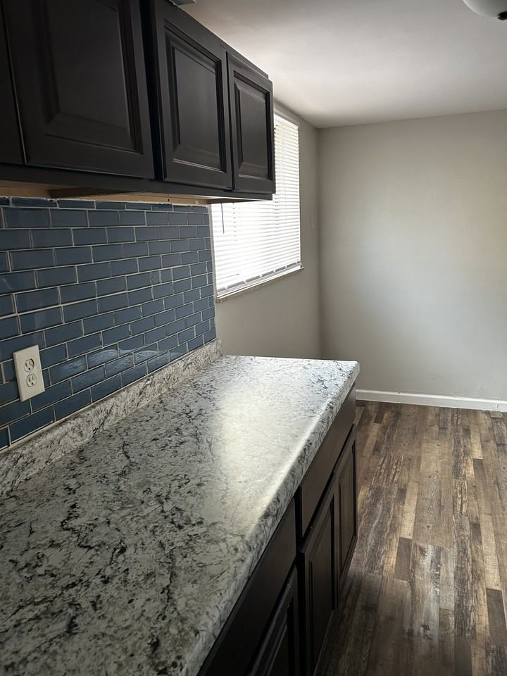 2611 West Wardcliffe Drive #B - Photo 7 of 13