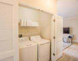 featured image of 15 Town Square Cir