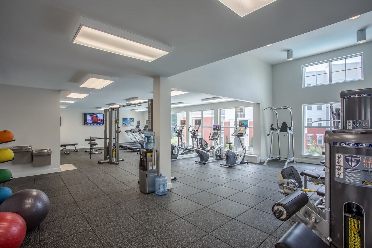 Aquia - Photo 5 of 10