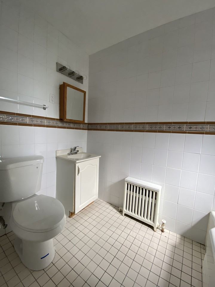 WINCHESTER APARTMENTS -- 016 - Photo 5 of 7