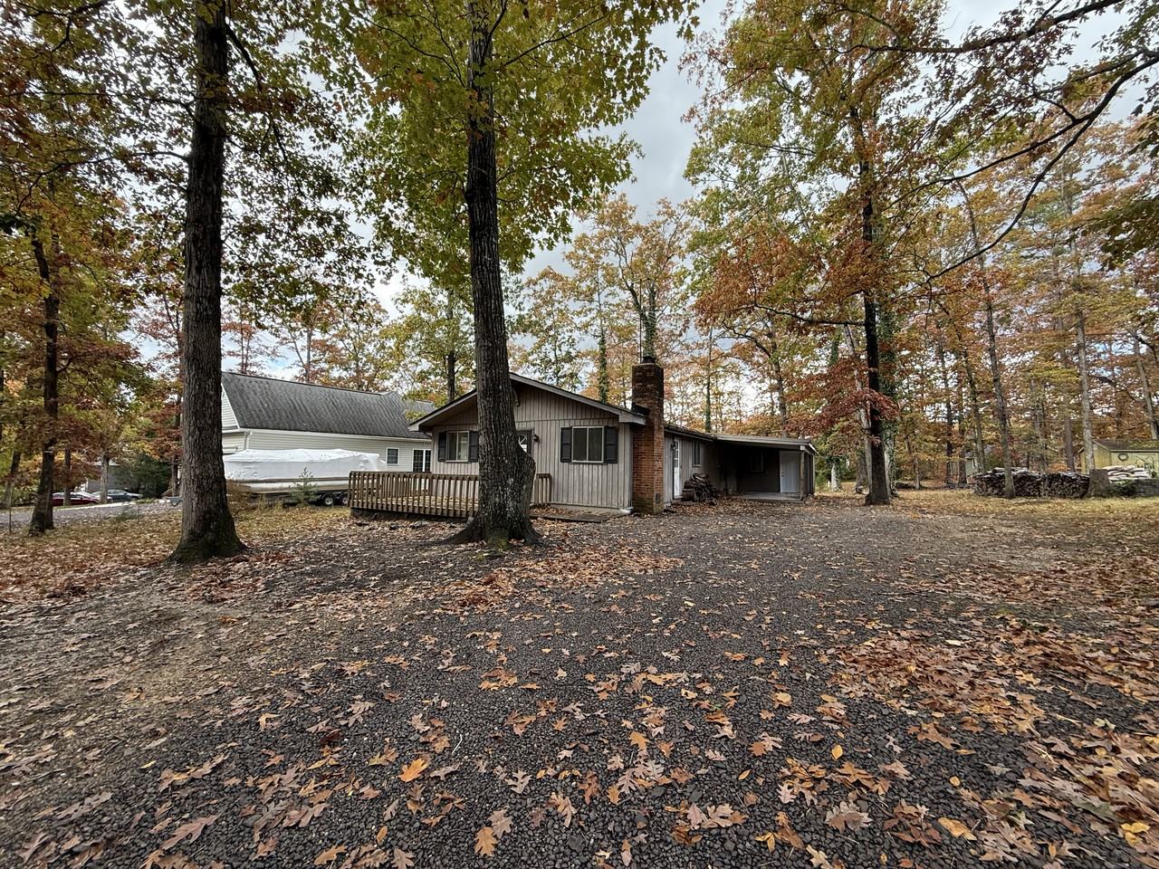 900 Lakeview Parkway - Photo 3 of 33