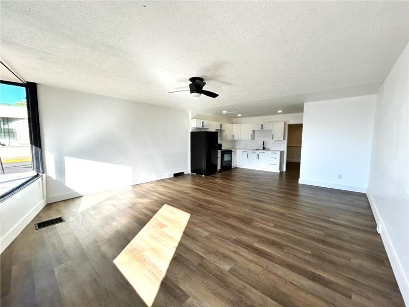 214 Main St #214F - Photo 2 of 9