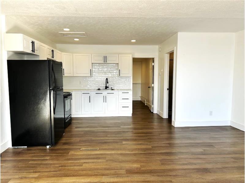 214 Main St #214F - Photo 3 of 9