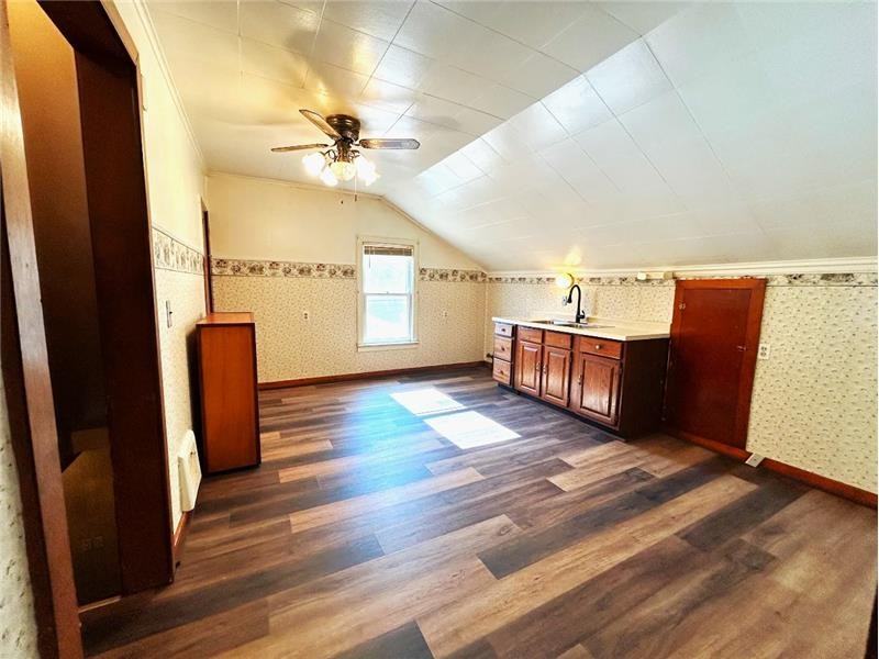 828 Cove Rd #TOP - Photo 2 of 7