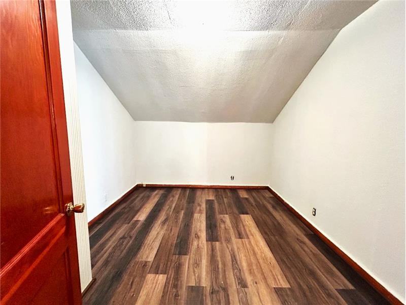 828 Cove Rd #TOP - Photo 7 of 7