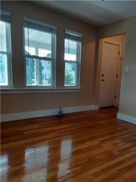 4 Gordon St - Photo 7 of 16