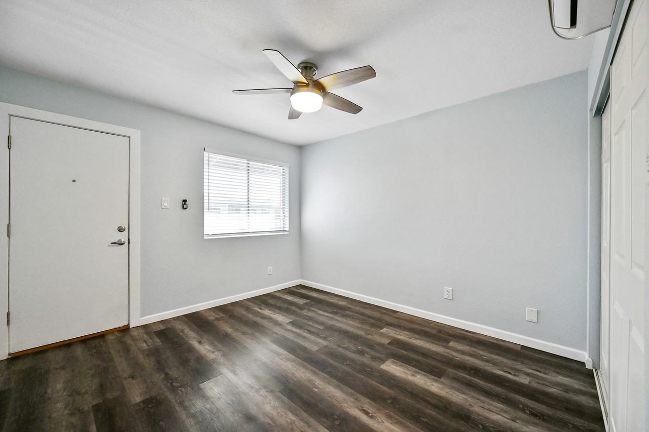 3025 North 32nd Street #39 - Photo 5 of 21