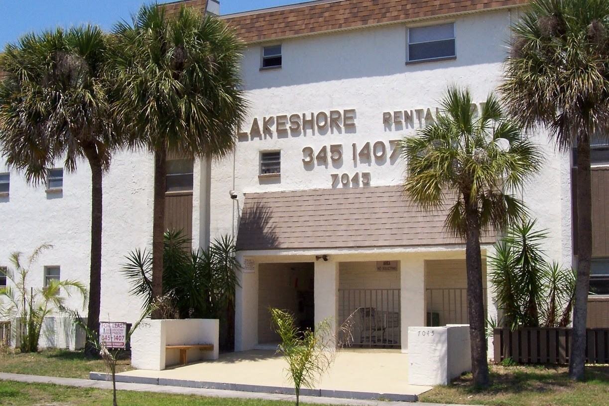 Lakeshore Apartments - Photo 4 of 9