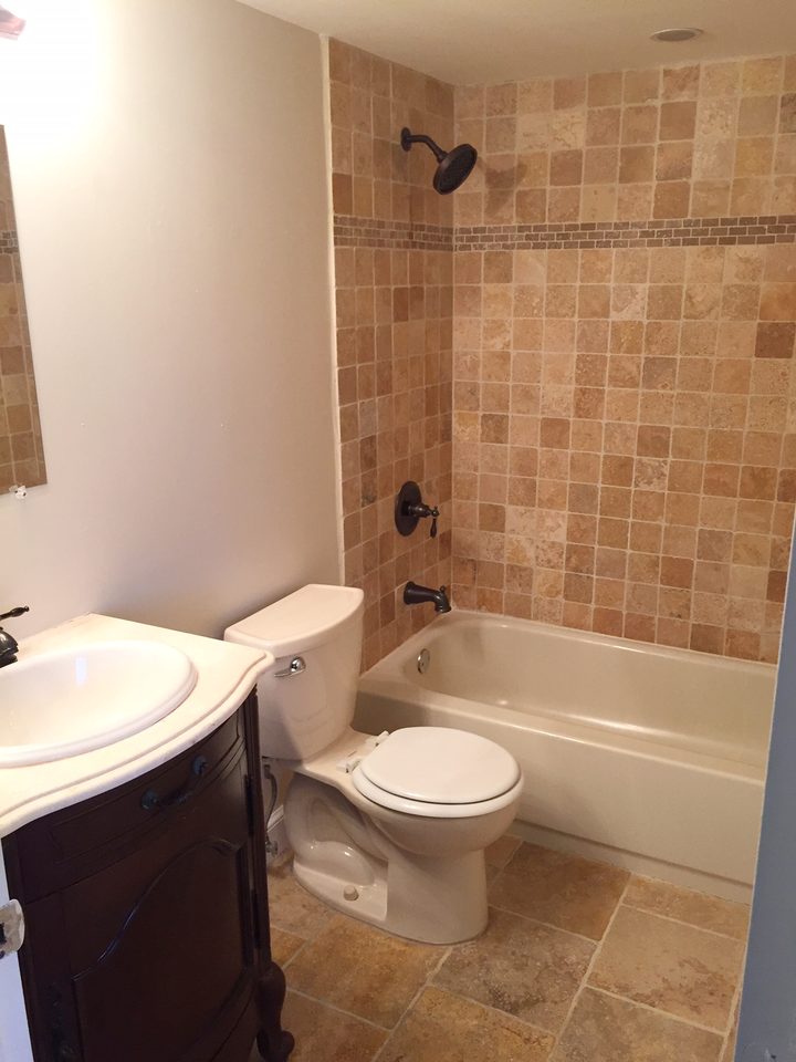 613 NE 4TH ST - Photo 3 of 10