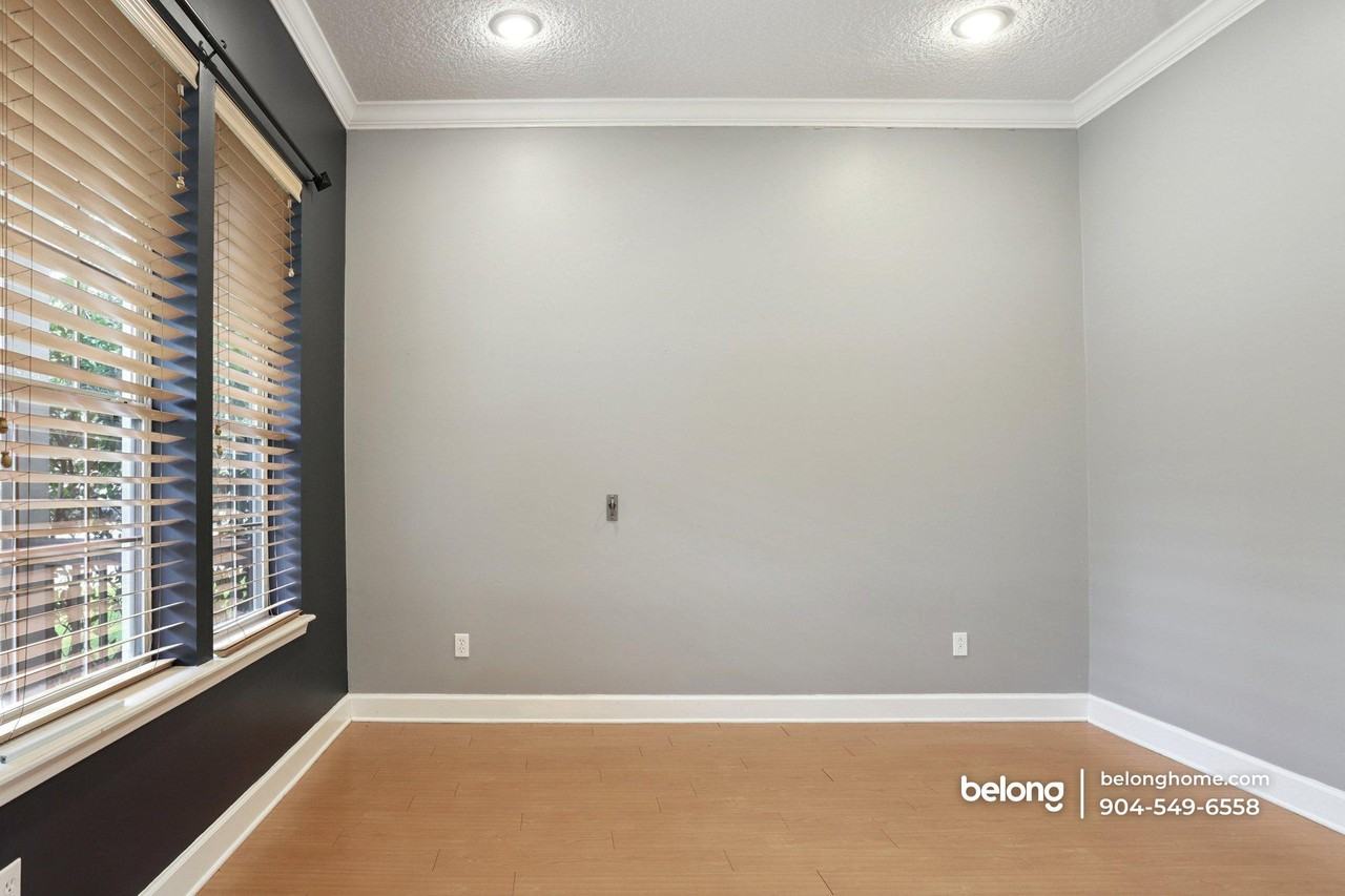 85053 Sagaponack Dr - Photo 4 of 19