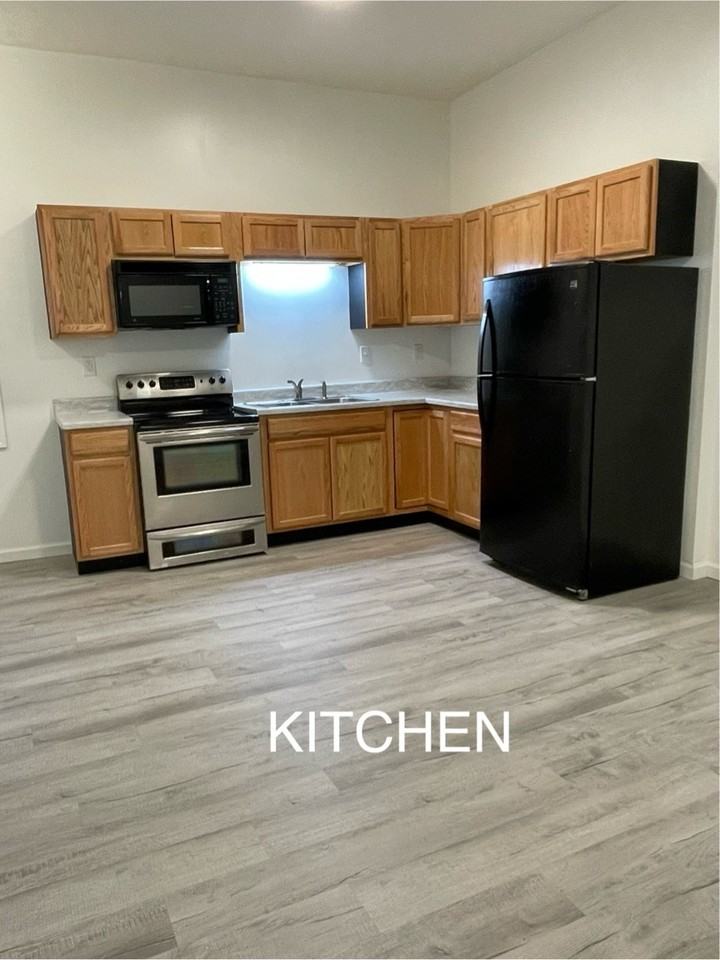 AND: 13th: 231: Apartment Building - Photo 2 of 12