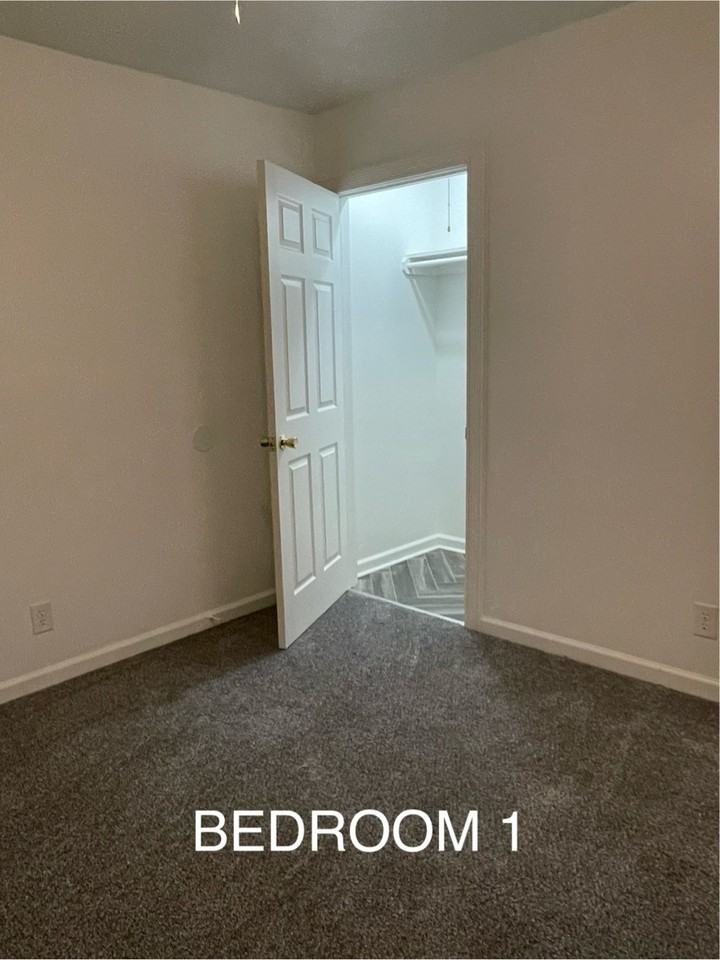 AND: 13th: 231: Apartment Building - Photo 6 of 12