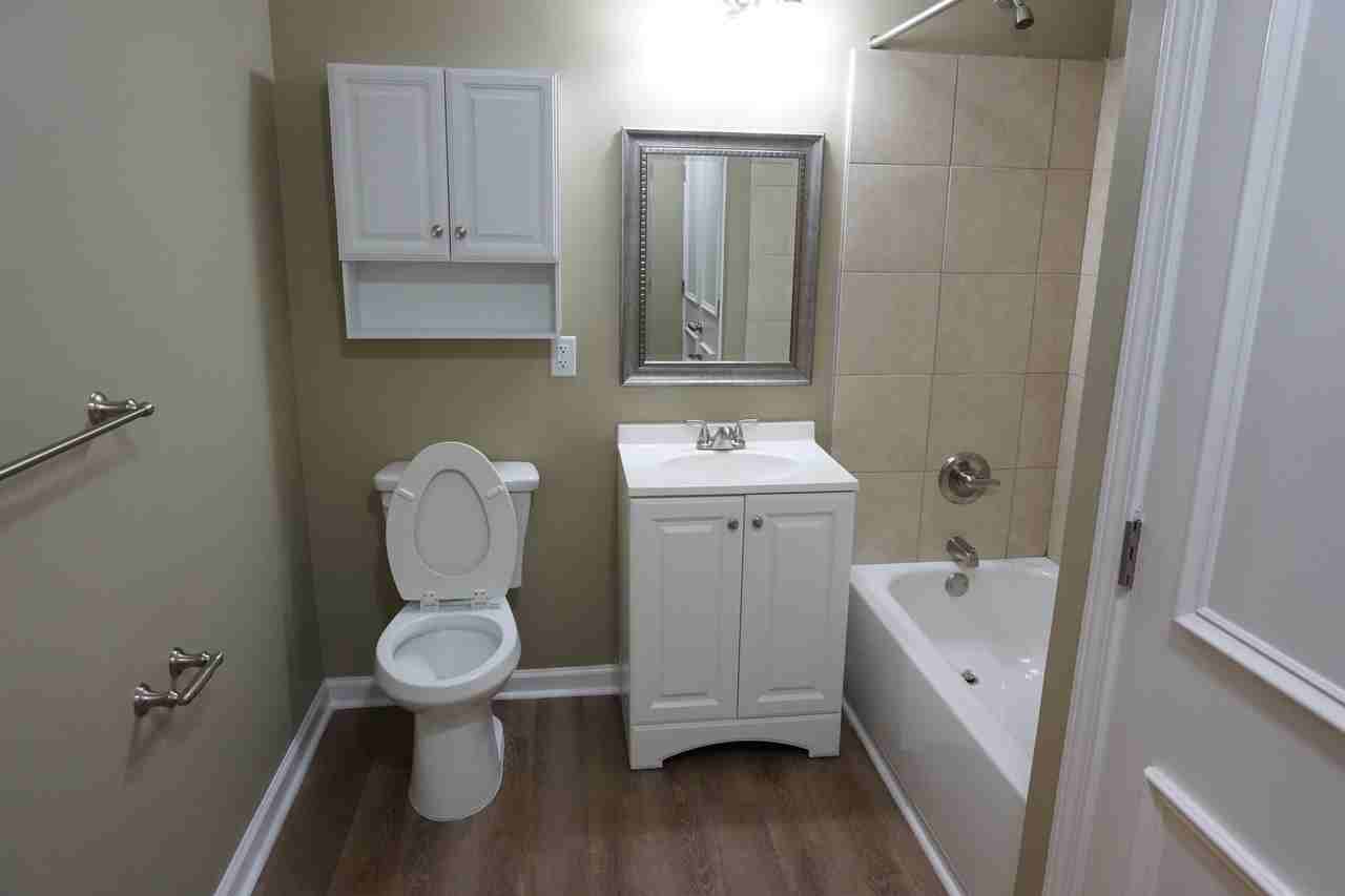 411 Baldwin Crt - Photo 5 of 50