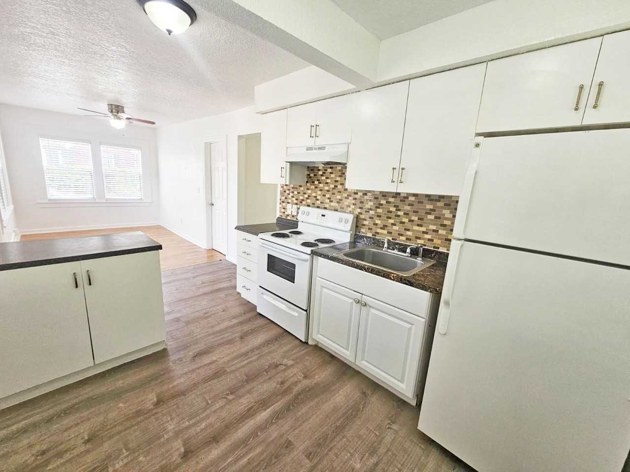 304 2nd Avenue South - Photo 3 of 15