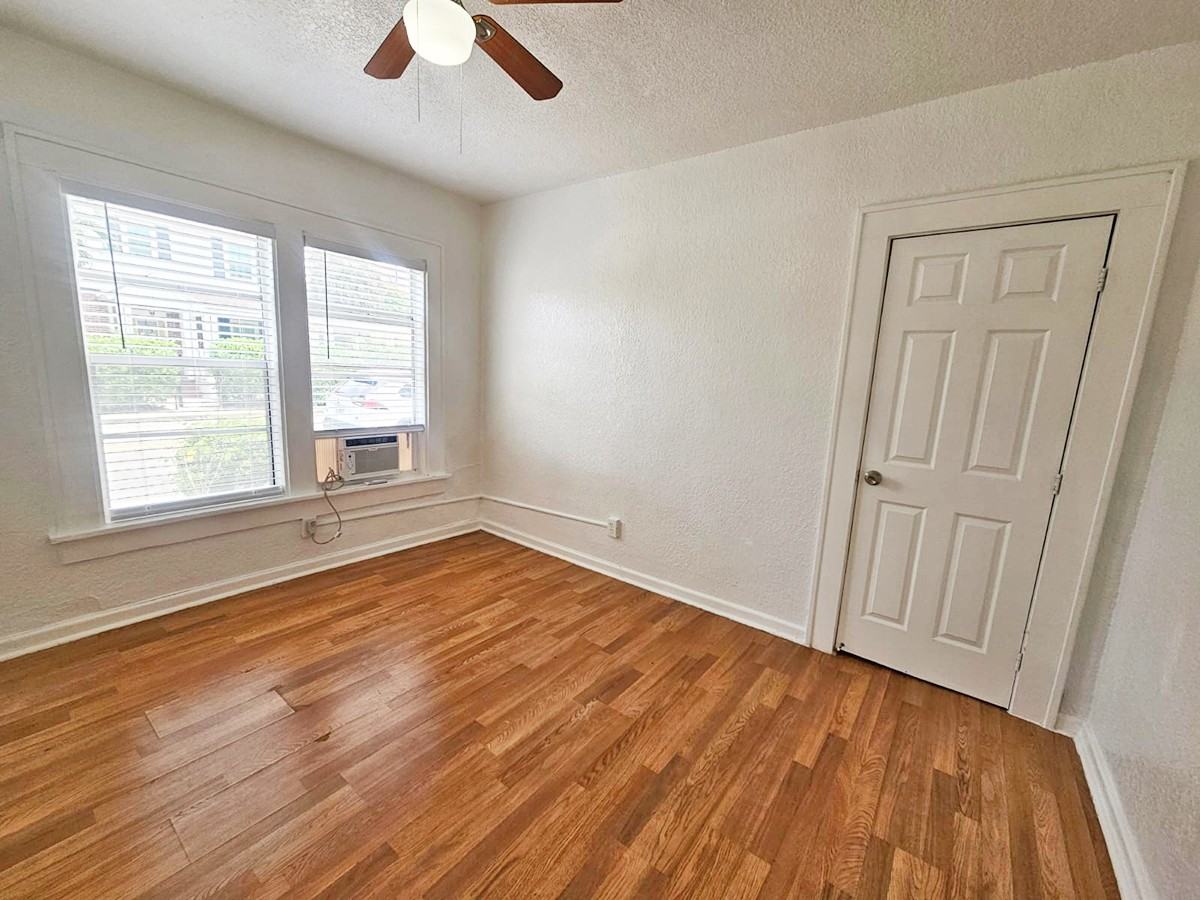 304 2nd Avenue South - Photo 7 of 15