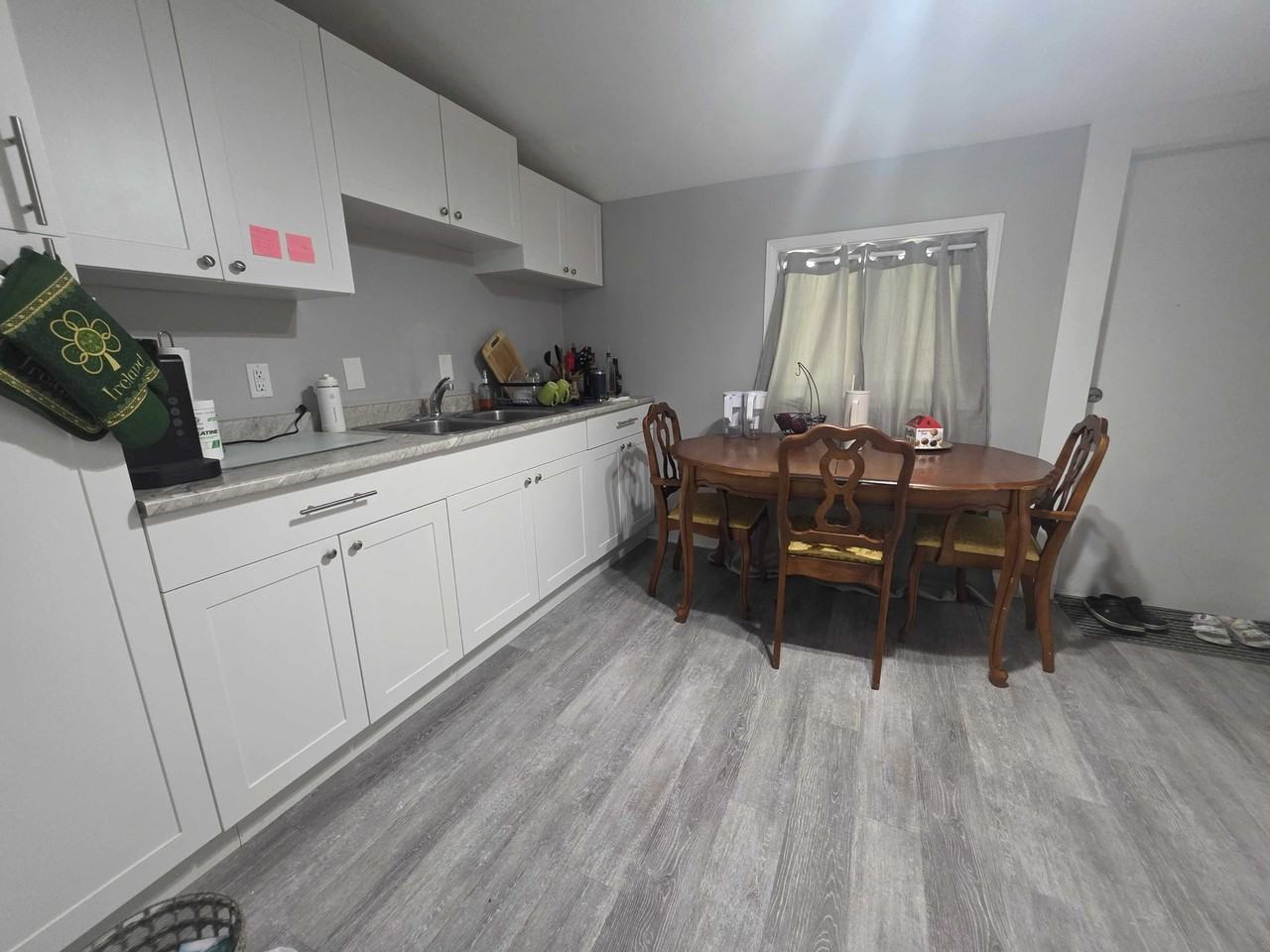 555 Division Street - Photo 4 of 10