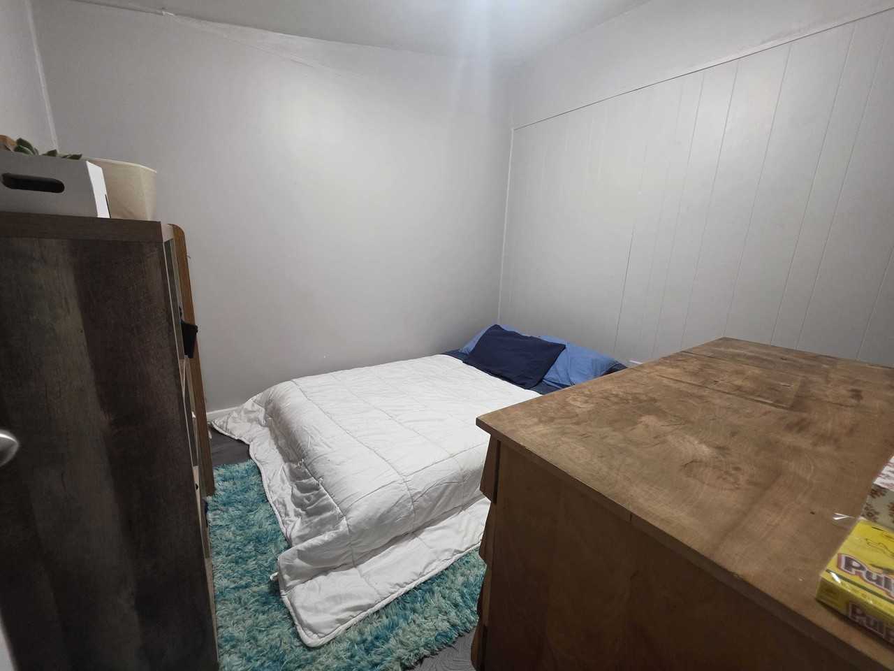 555 Division Street - Photo 6 of 10