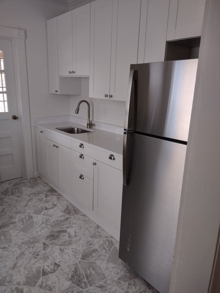 326 Butler St - Photo 6 of 19