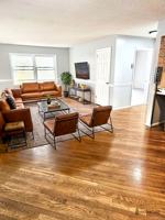 featured image of 115 E 5th St