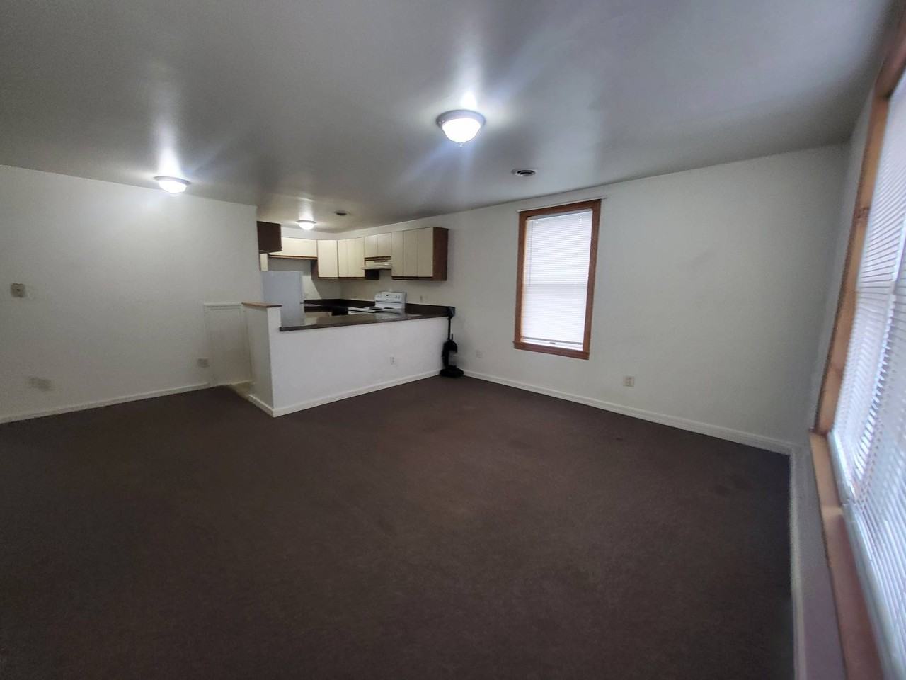 20 South Main Street - Photo 2 of 11