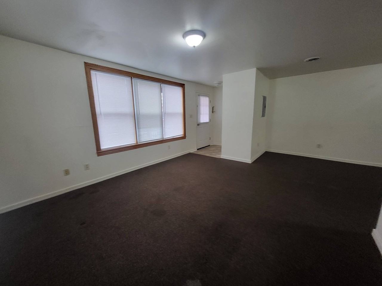 20 South Main Street - Photo 4 of 11