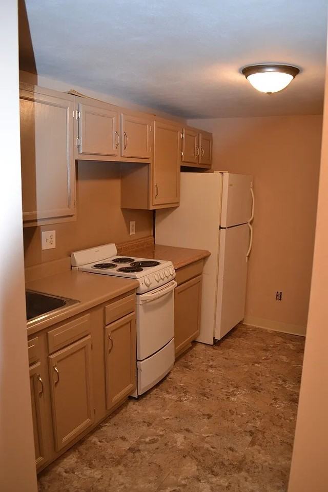 29 Pleasant Street - Photo 4 of 8