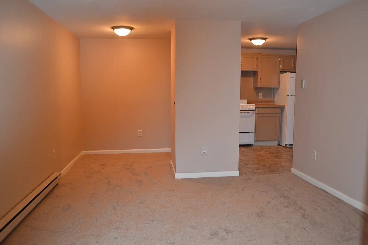 29 Pleasant Street - Photo 5 of 8