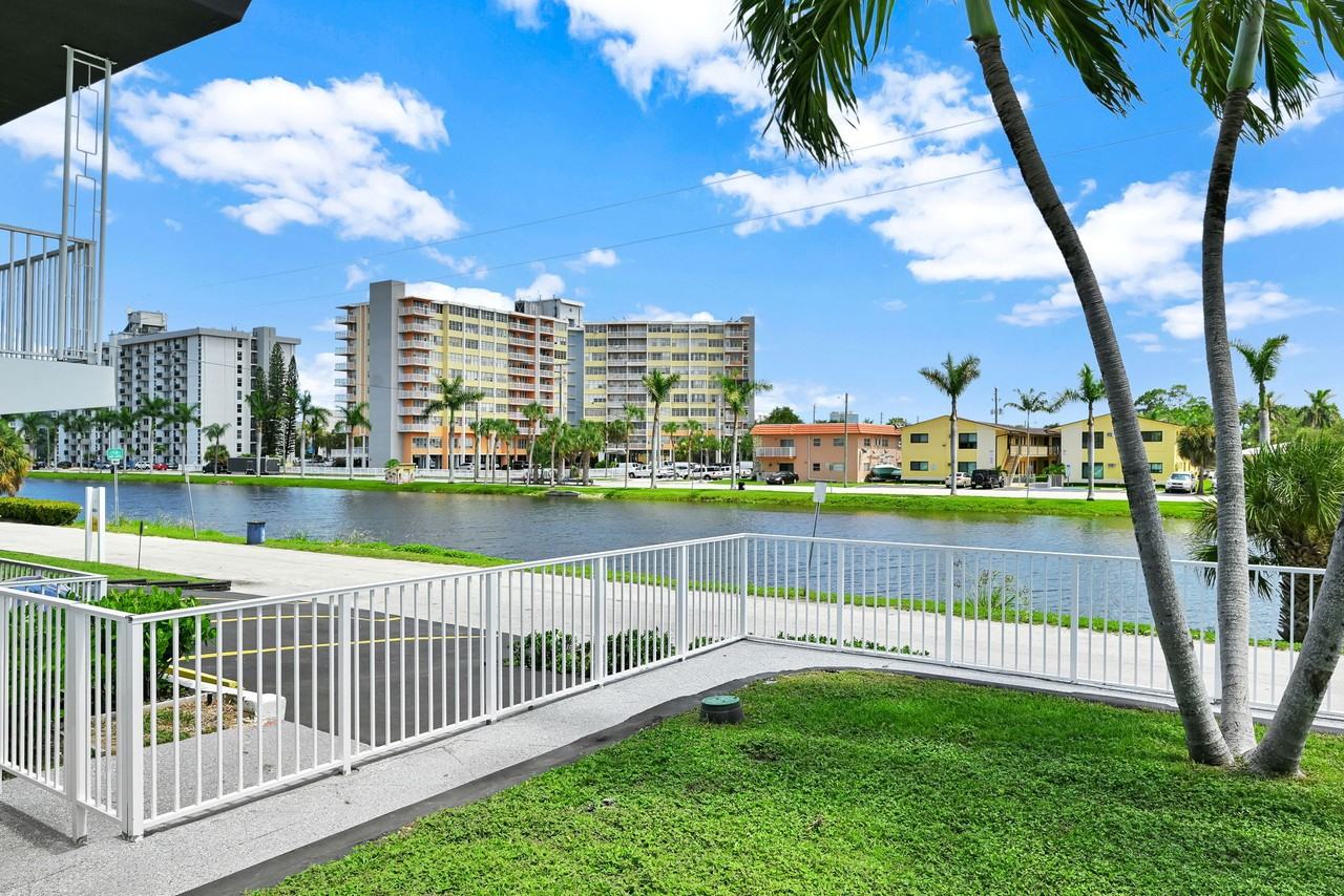 1999 North Glades Drive - Photo 3 of 8