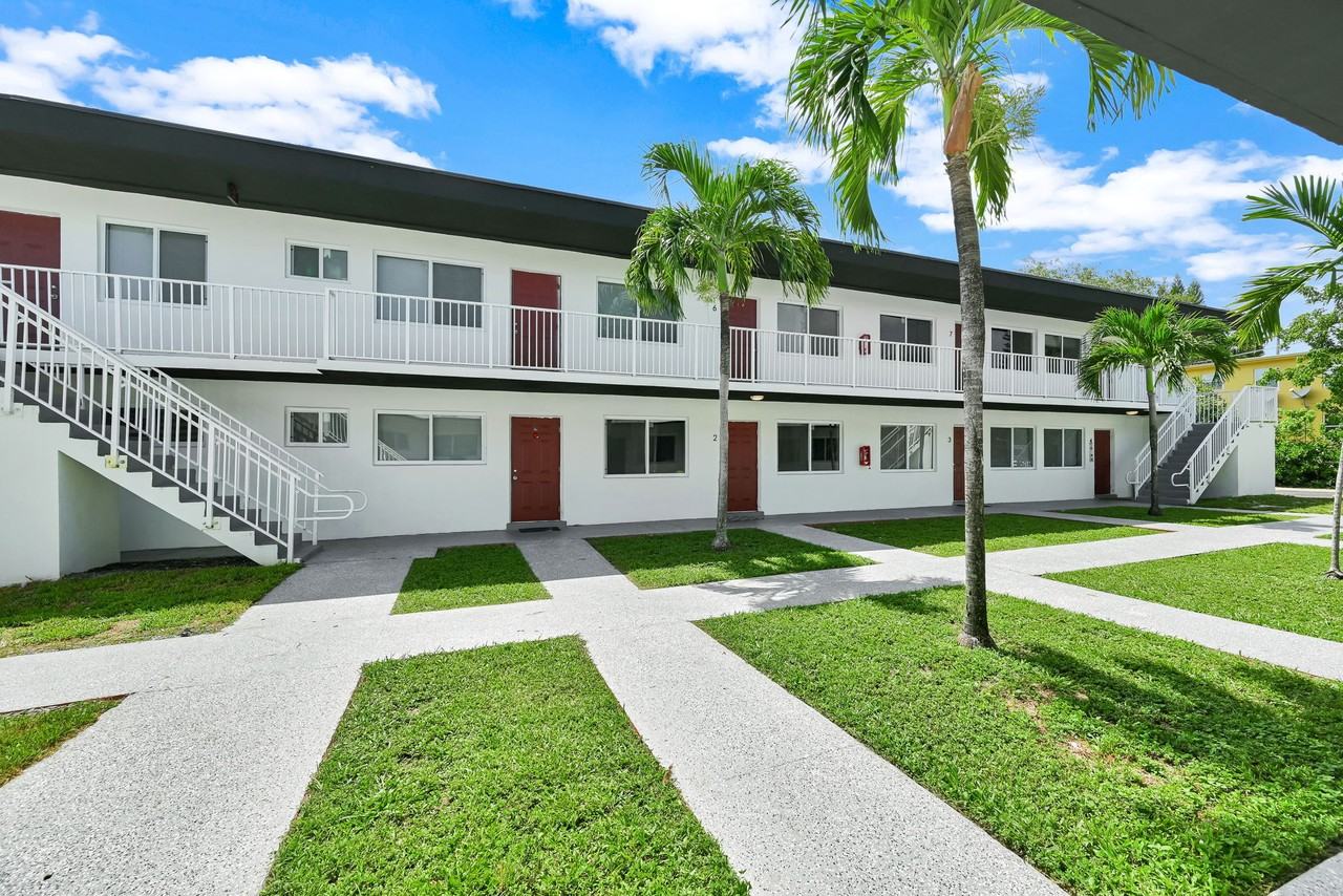 1999 North Glades Drive - Photo 6 of 8