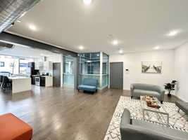 featured image of 1235 N Franklin St