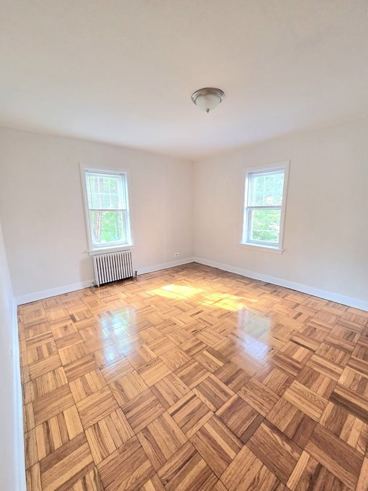 1217-27 Harvard Terrace - Photo 3 of 11