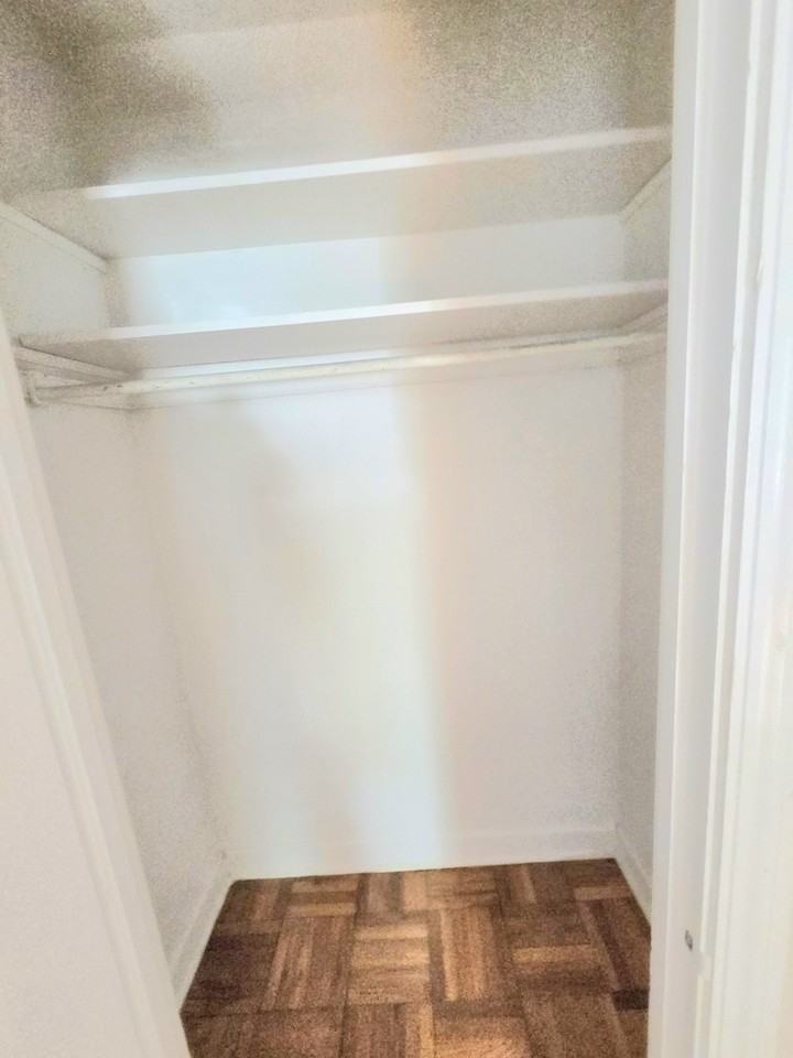 1217-27 Harvard Terrace - Photo 4 of 11