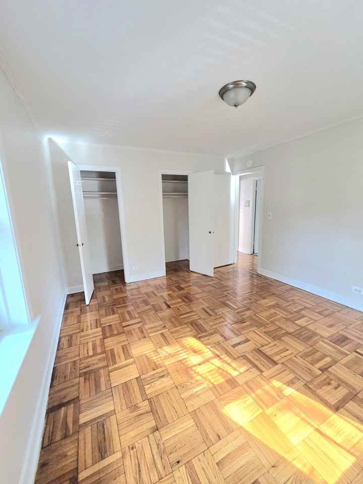 1217-27 Harvard Terrace - Photo 5 of 11