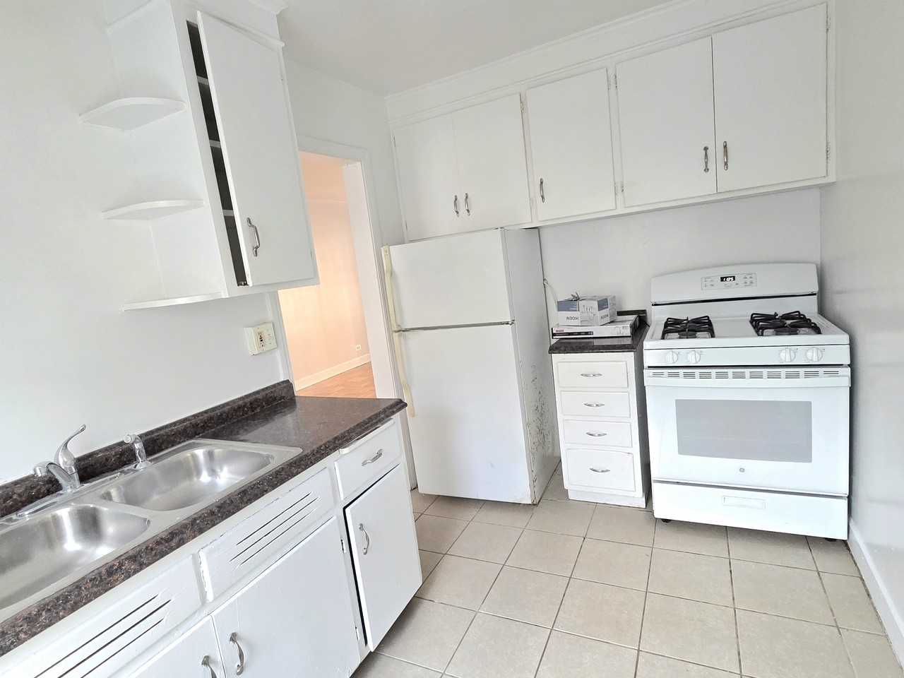 1217-27 Harvard Terrace - Photo 7 of 11