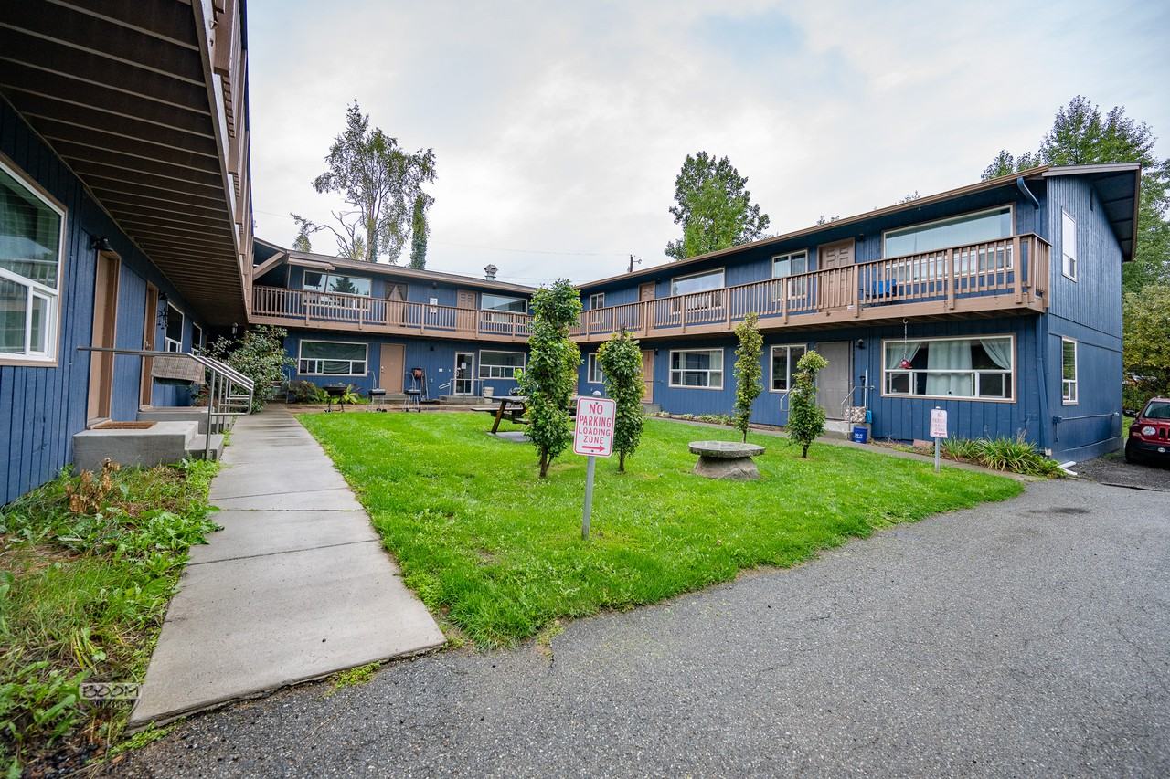 2326 Cordova Street - Photo 2 of 10