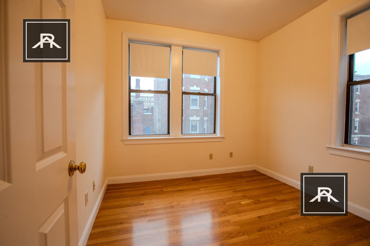 1332 Commonwealth Ave #35 - Photo 6 of 9