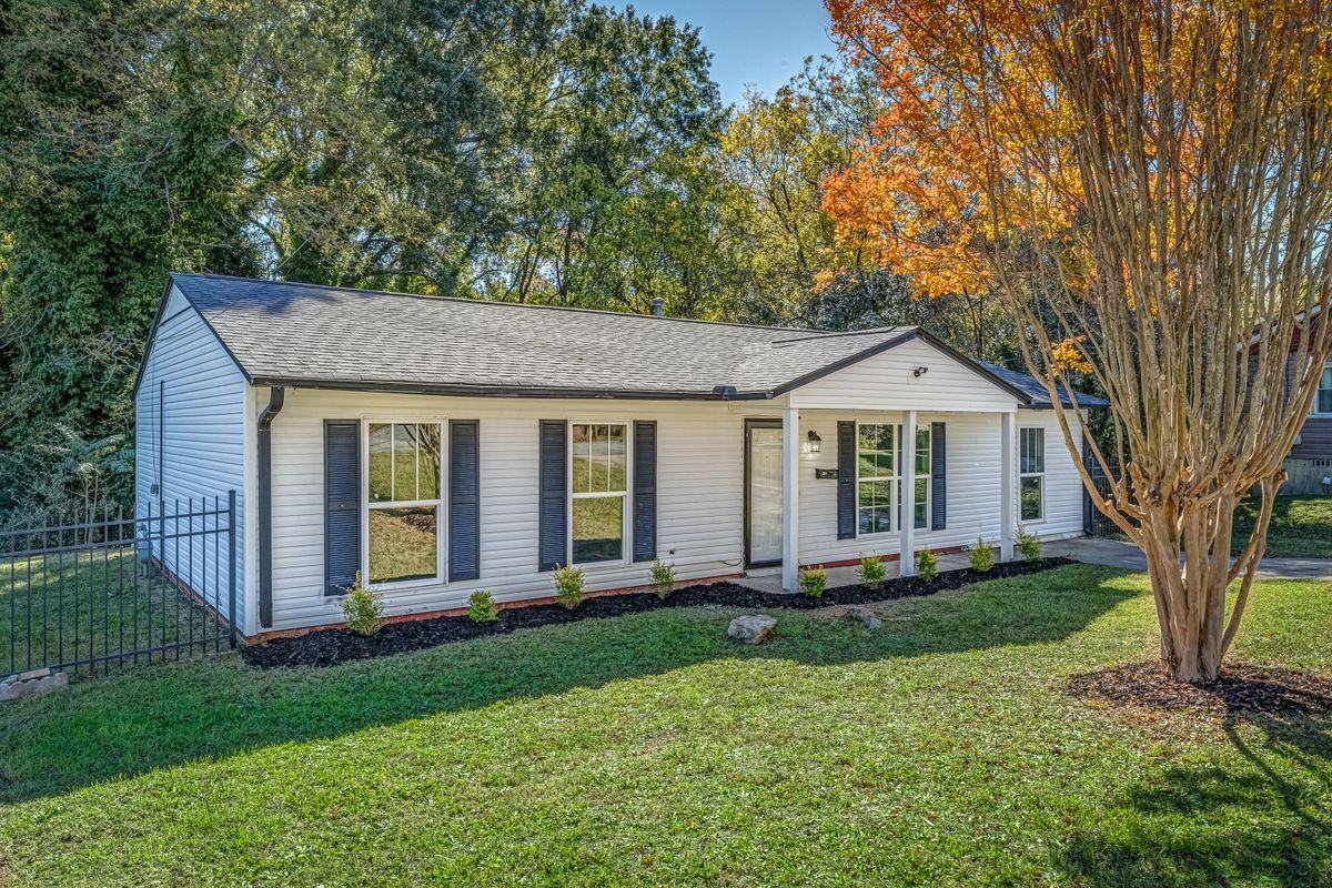 283 E Hampton Ave - Photo 4 of 30