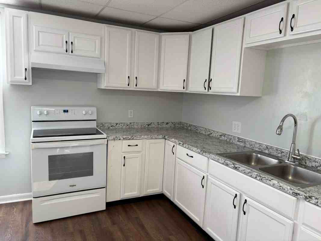 840 Orange St - Photo 2 of 7